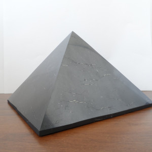 Shungite pyramid (20 cm, polished) new Shungite pyramid (20 cm, polished) new