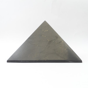 Shungite pyramid (10 cm, polished) Shungite pyramid (10 cm, polished)
