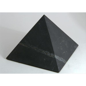 Unpolished shungite pyramid (4 cm)