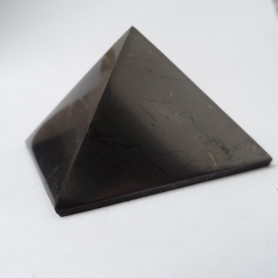 Shungite pyramid (polished, 5 cm)