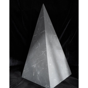 High unpolished shungite pyramid (3 cm) High unpolished shungite pyramid (3 cm)